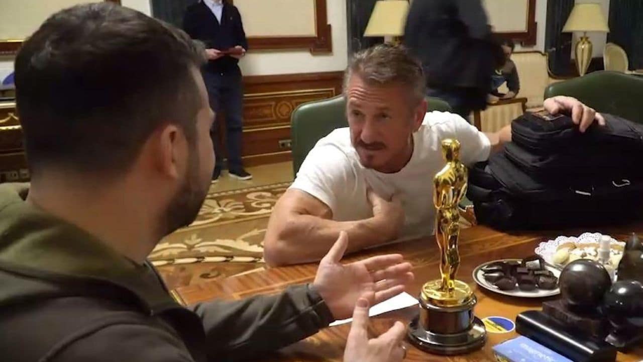 Sean Penn dona il suo Oscar a Zelensky