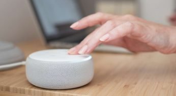 Parli spesso con Alexa o Siri? Secondo questo studio ti senti solo