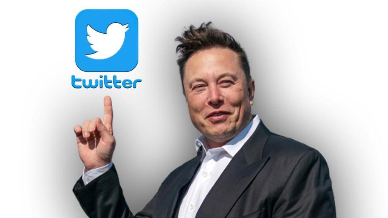 Elon Musk con logo Twitter
