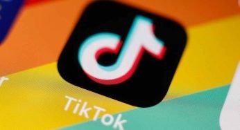 TikTok spiega agli utenti come vengono suggeriti specifici video