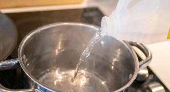 Fumo in casa, se metti a bollire questo la puzza svanisce nel giro di qualche minuto