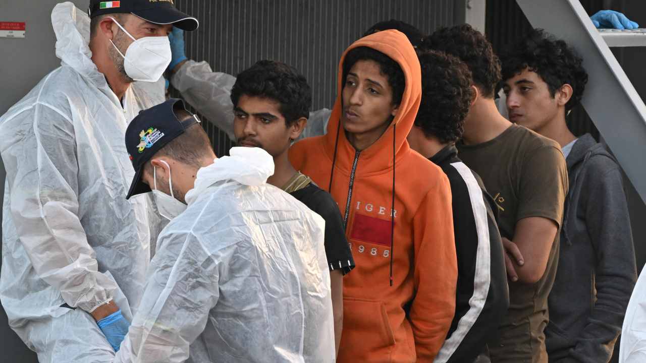 migranti soccorsi in Sicilia 