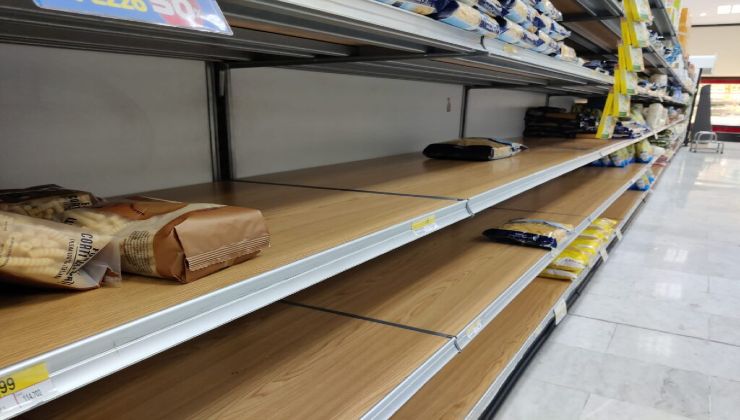 Supermercati sotto assedio