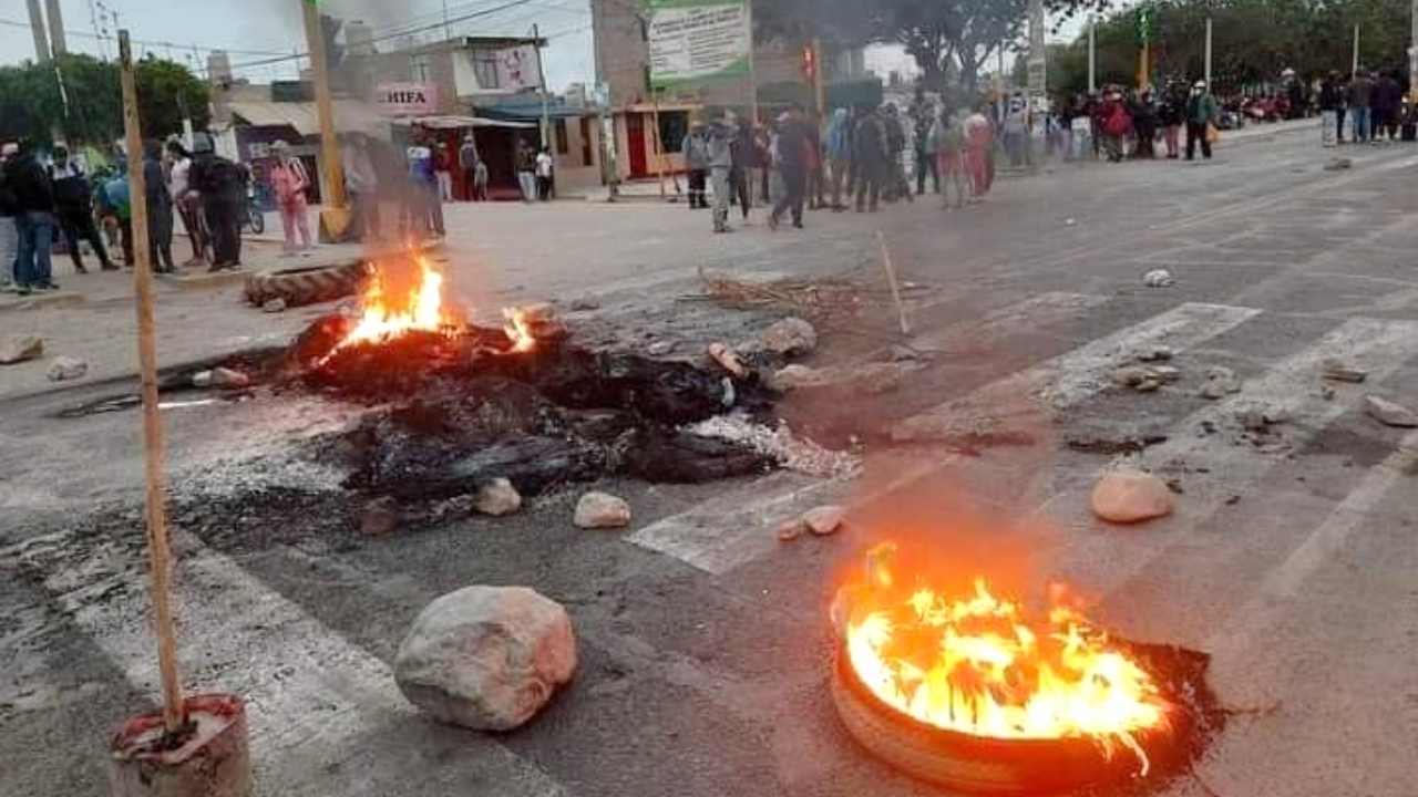 Perù blocchi stradali proteste