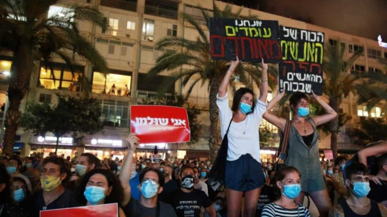 Tel Aviv manifestazione contro il governo
