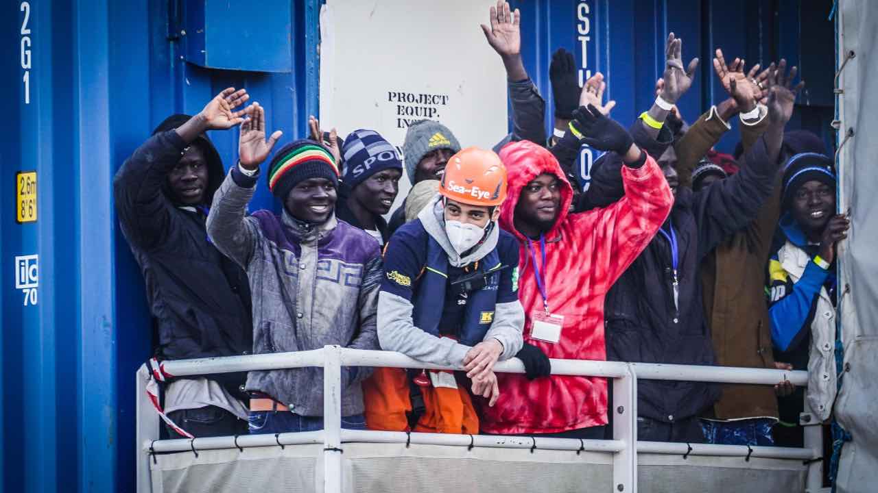 Migranti a bordo di una Ong