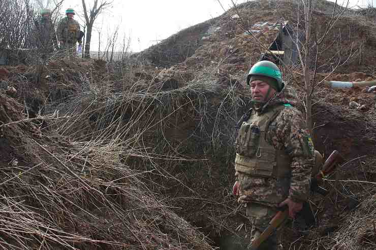 Soldati ucraini al fronte di Bakmut 