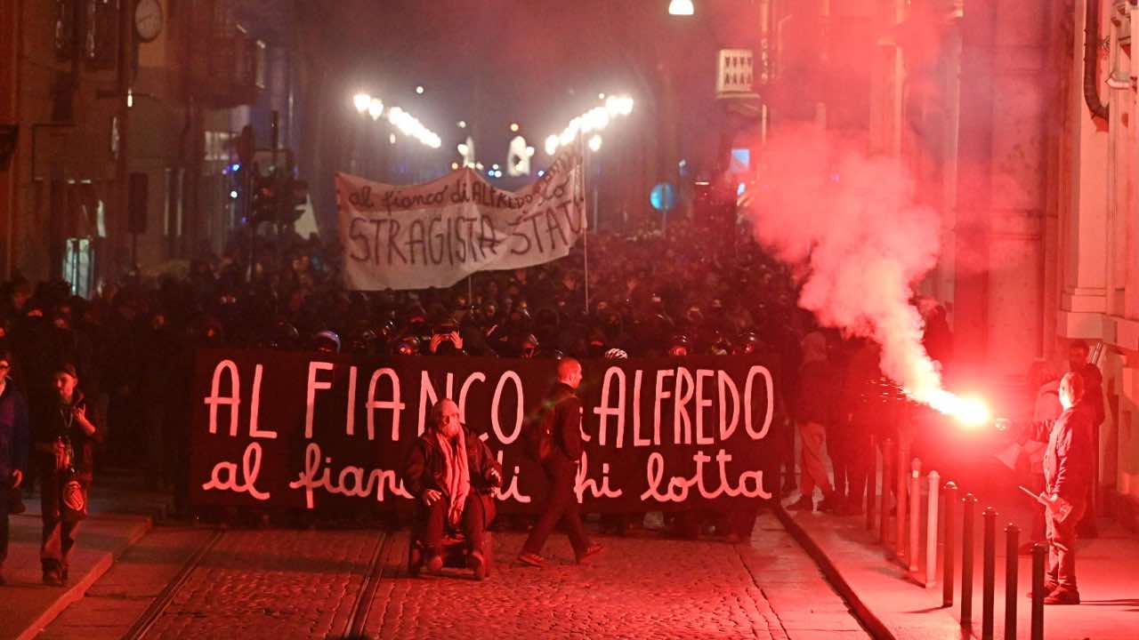 Torino, corteo anarchici