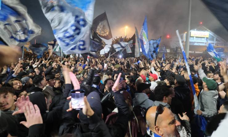 Tifosi del Napoli in aeroporto