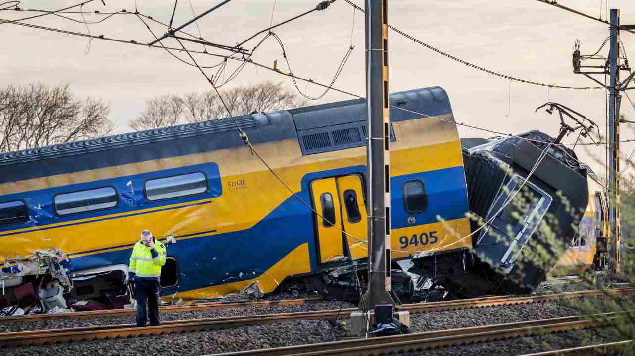 Treno deragliato in Olanda