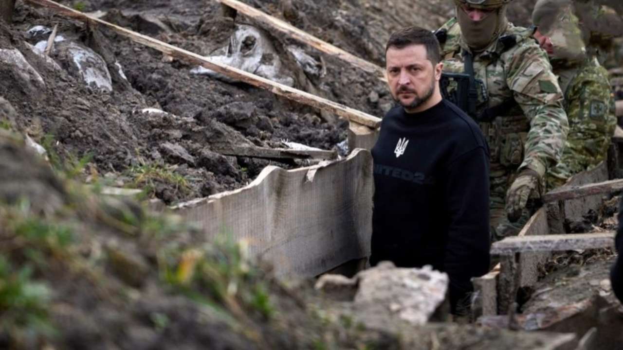 Zelensky con le truppe ucraine