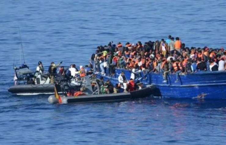 migranti barca