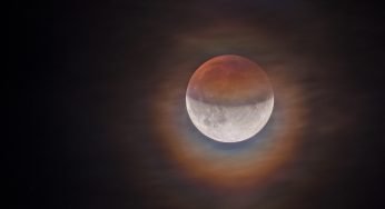 Ecco dove e come osservare l’eclissi lunare e la Luna Piena dei Fiori