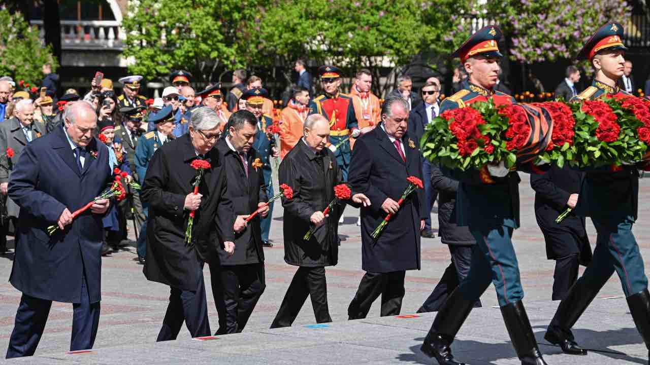 Mosca, Putin alla parata del 9 maggio