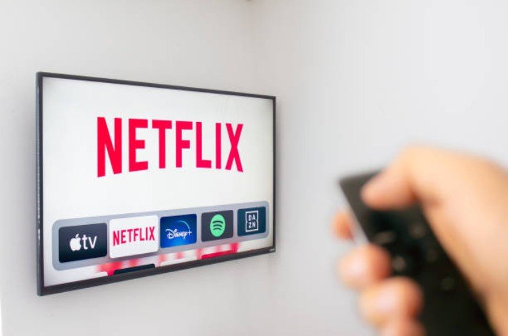 Quanto costa l'abbonamento a Netflix: prezzi e piani dello streamer