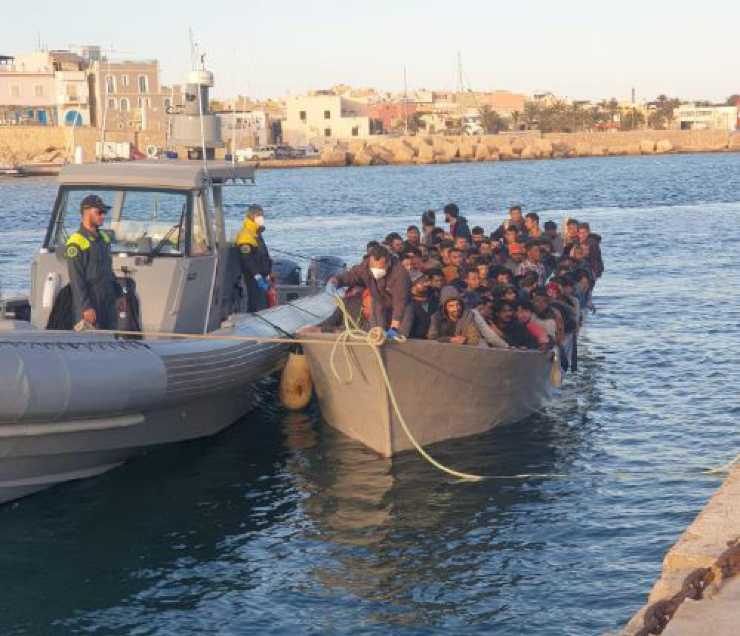 imbarcazione con migranti