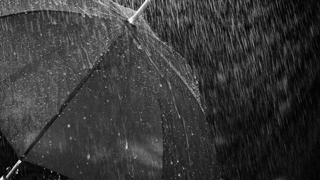Ombrello e pioggia