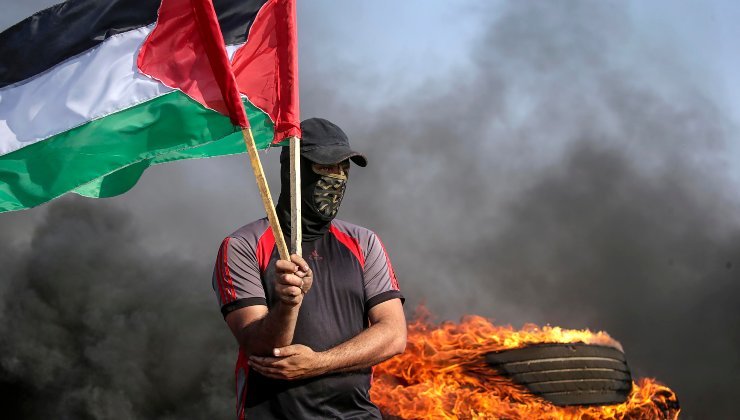 Palestinese in protesta dopo il raid 