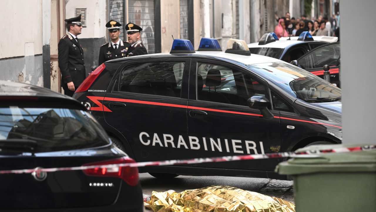 Sant'Antimo, carabinieri sulla scena dell'omicidio