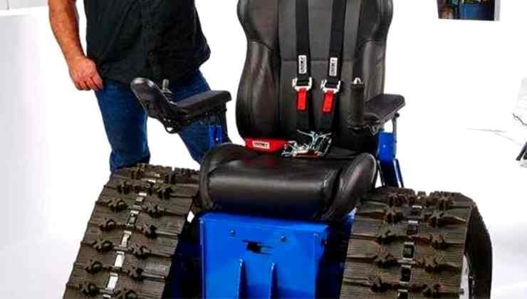 La sedia a rotelle speciale progettata da Brad