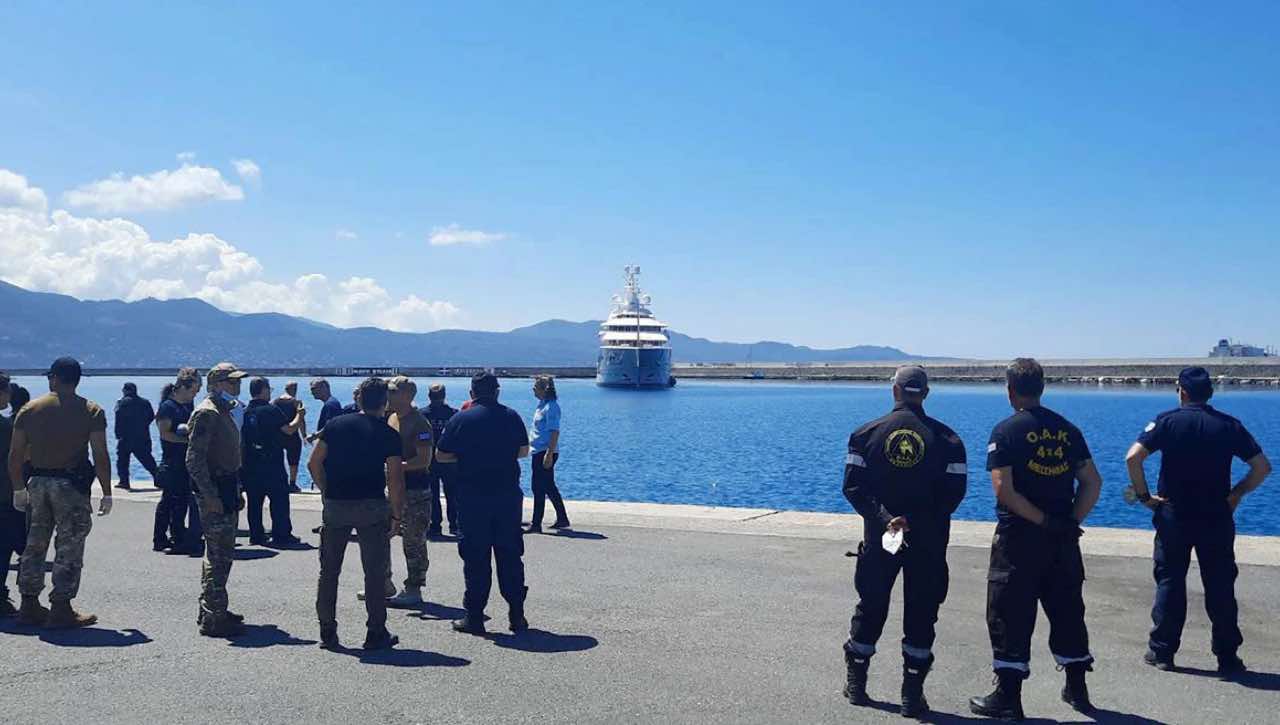 Una immagine relativa al naufragio del peschereccio nel Peloponneso