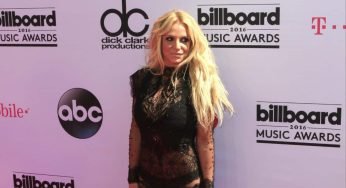 La biografia di Britney Spears arriva in ritardo, bloccata da Justin Timberlake